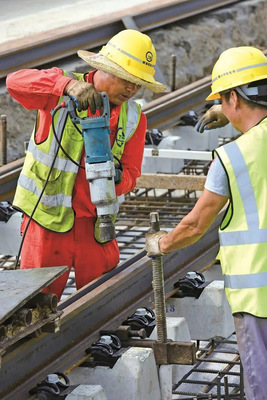嘉興有軌電車建設現場直擊 每日推進250米，權威解答市民關切